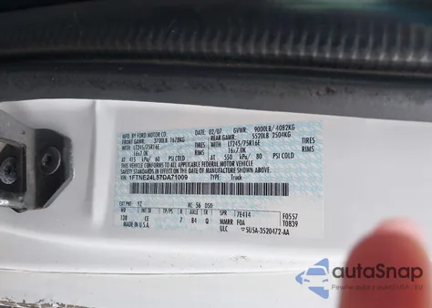 2007 Ford E-250 Commercial/Recreational z USA, uszkodzony, nr VIN 1FTNE24L57DA71009